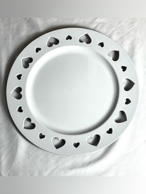 White Heart Cutout Ceramic Serving Plate - White Hard Plastic
